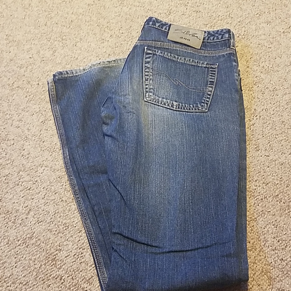 Women's Silver jeans. 31x36